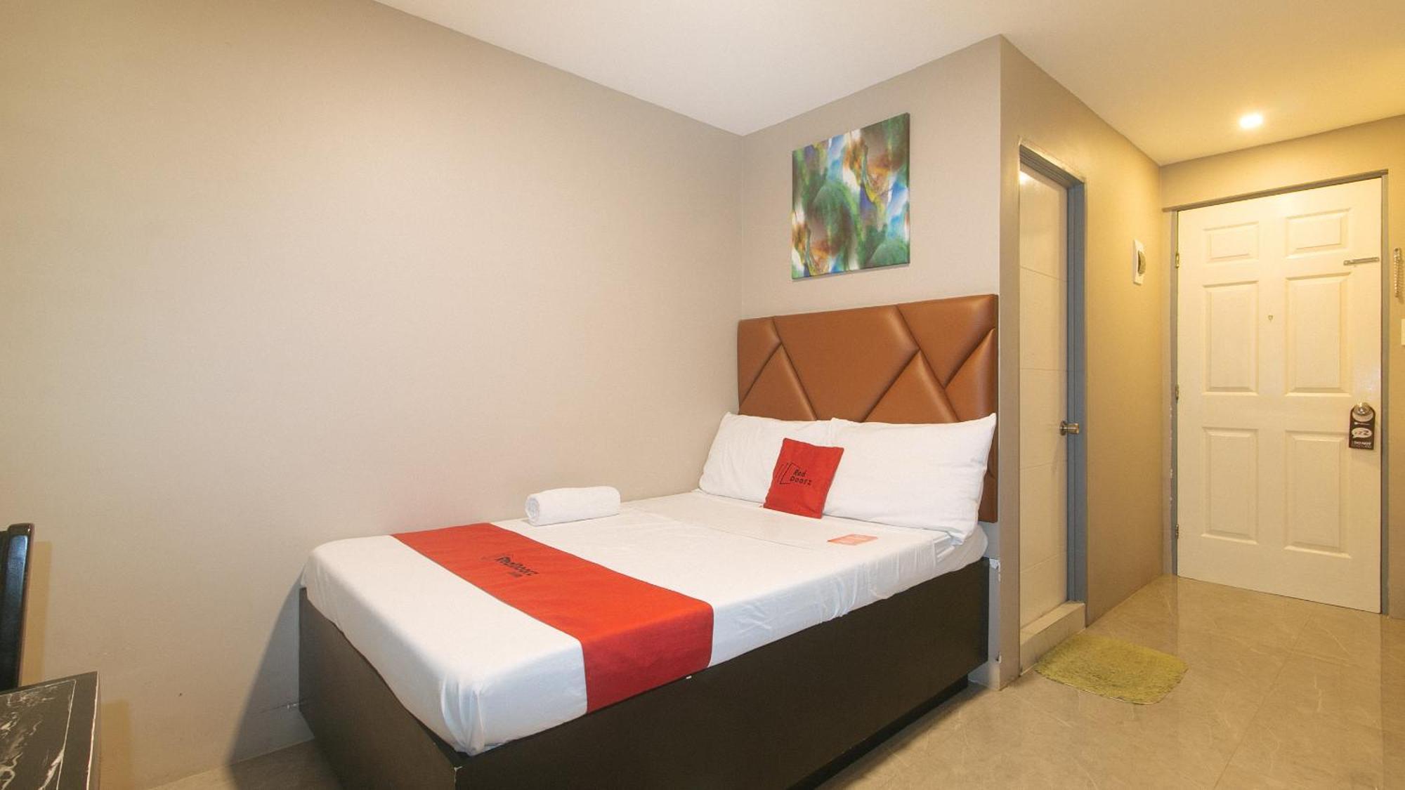 Reddoorz Plus At Seventy Five Inn Near Manila Airport Paranaque City Exterior foto